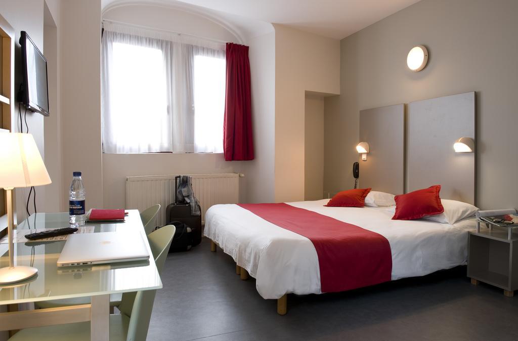 Hotel Du Musee De L'Eau Pont-en-Royans Ruang foto