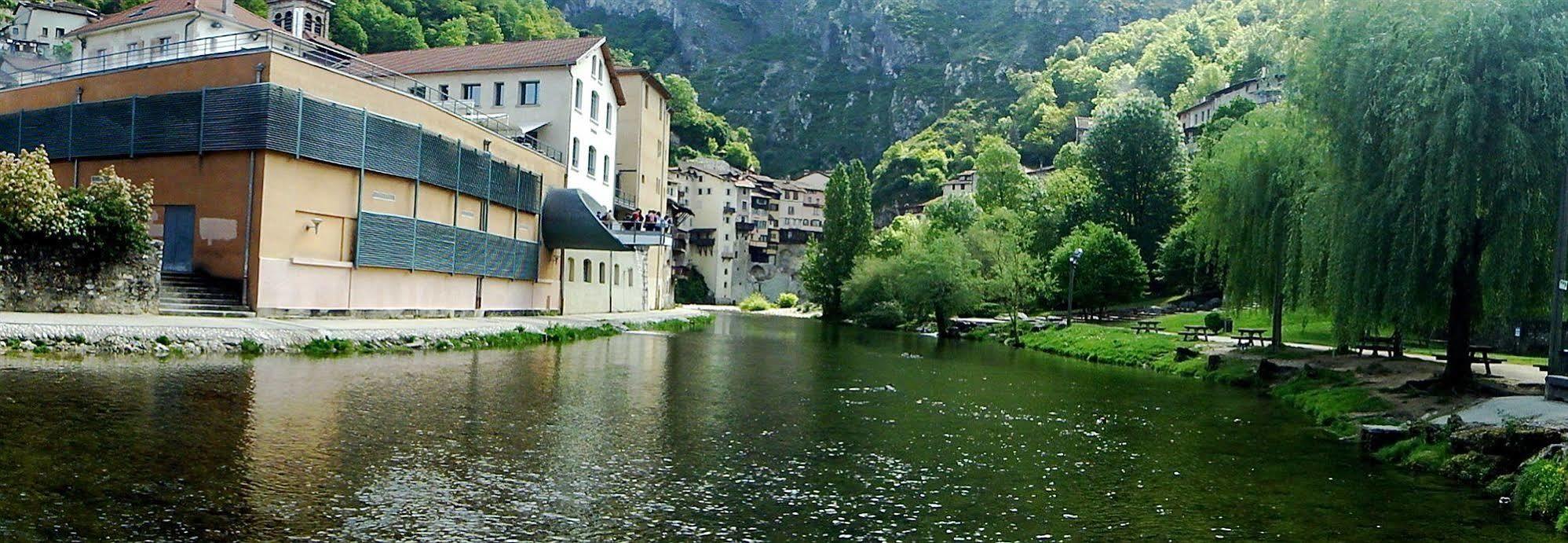 Hotel Du Musee De L'Eau Pont-en-Royans Bagian luar foto